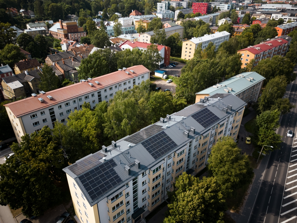 259210-house-with-solar-panels.jpg